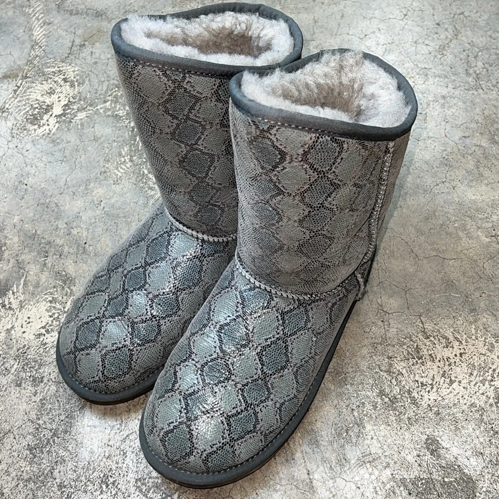 *Australia Luxe collective Ugg style boots